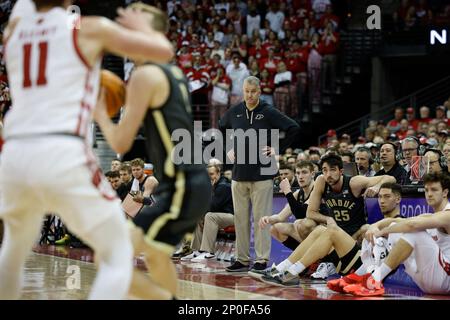 Madison, WI, États-Unis. 2nd mars 2023. Matt Painter, entraîneur-chef de Purdue Boilermakers, pendant le match de basket-ball NCAA entre les Purdue Boilermakers et les Wisconsin Badgers au Kohl Center de Madison, WISCONSIN. Darren Lee/CSM/Alamy Live News Banque D'Images