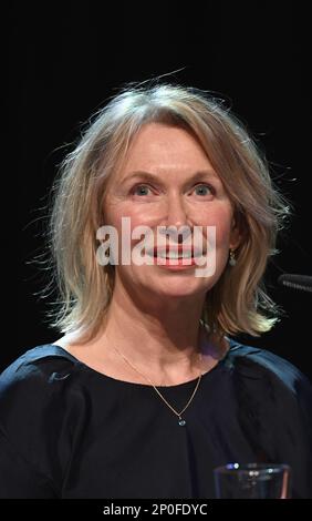 Cologne, Allemagne. 02nd mars 2023. L'actrice Therese Hämer lit au lit.Cologne, le festival international de la littérature crédit: Horst Galuschka/dpa/Horst Galuschka dpa/Alay Live News Banque D'Images