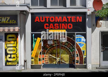 Automatencasino, Kurt-Schumacher-Platz, Reinickendorf, Berlin, Allemagne Banque D'Images