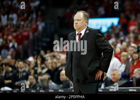 Madison, WI, États-Unis. 2nd mars 2023. Greg Gard, entraîneur-chef des Badgers du Wisconsin, lors du match de basket-ball de la NCAA entre les Boilermakers Purdue et les Badgers du Wisconsin au Kohl Center de Madison, WISCONSIN. Darren Lee/CSM/Alamy Live News Banque D'Images