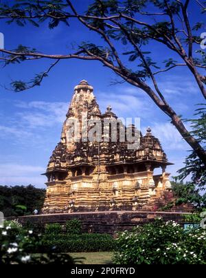 Vishvanatha; temple de Vishwanatha temples occidentaux de Khajuraho, Madya Pradesh, Inde. Patrimoine mondial de l'UNESCO. 10th siècle Banque D'Images