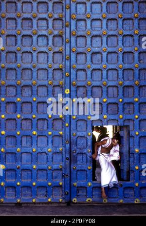 Porte principale, temple de Varadharaja Perumal ou Hastagiri à Kancheepuram ou Kanchipuram, Tamil Nadu, Inde, Asie Banque D'Images