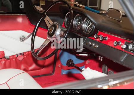 Alfa Romeo Giulia Sprint Speciale, coupé Classic car, volant, tableau de bord, cockpit Banque D'Images
