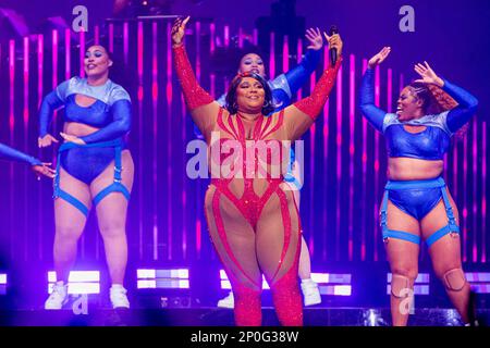 Milan, Italie. 02nd mars 2023. Lizzo, chanteur américain et lauréat du grammy, se produit en direct au Forum de Mediolanum à Milan, en Italie, sur 2 mars 2023 (photo de Mairo Cinquetti/NurPhoto) Credit: NurPhoto SRL/Alamy Live News Banque D'Images