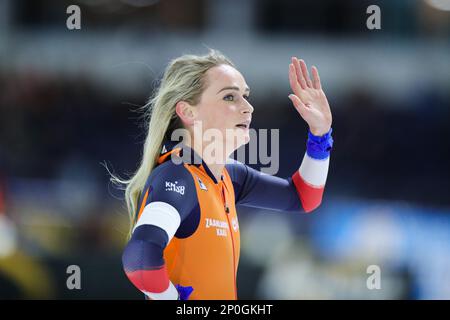 Heerenveen, pays-Bas. 2nd mars 2023. Irene Schouten, des pays-Bas, réagit lors de la rencontre des femmes en 3000m, le jour 1 des Championnats du monde de patinage de vitesse de l'UIP à Heerenveen, aux pays-Bas, au 2 mars 2023. Credit: Zheng Huansong/Xinhua/Alay Live News Banque D'Images