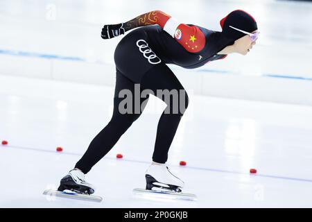 Heerenveen, pays-Bas. 2nd mars 2023. Yang Binyu, de Chine, est en compétition pendant la compétition féminine 3000m le jour 1 des Championnats du monde de patinage de vitesse de l'UIP à Heerenveen, pays-Bas, 2 mars 2023. Credit: Zheng Huansong/Xinhua/Alay Live News Banque D'Images