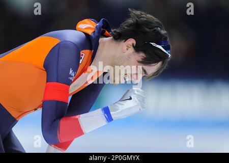 Heerenveen, pays-Bas. 2nd mars 2023. Patrick Roest, des pays-Bas, réagit après 5000m hommes le jour 1 des Championnats du monde de patinage de vitesse de l'UIP à Heerenveen, aux pays-Bas, en 2 mars 2023. Credit: Zheng Huansong/Xinhua/Alay Live News Banque D'Images