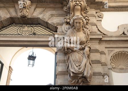 Italie, Lombardie, Milan, ancien Séminaire Archevêque, Portail d'entrée par Francesco Maria Richini date 1630 Banque D'Images