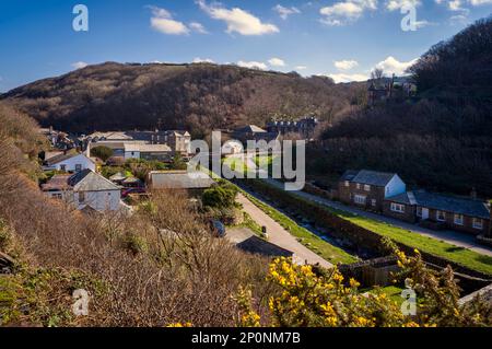 Le joli port de bord de mer de Boscastle dans les Cornouailles Banque D'Images