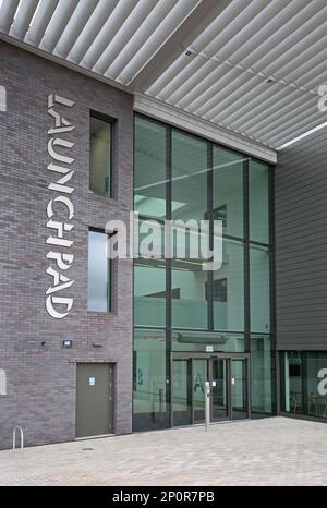 Entrée au bâtiment Launchpad. Un nouveau hub de bureaux et d'ateliers sur le Southend Airport Business Park. Conçu par BDP, construit par Morgan Sindall. Banque D'Images