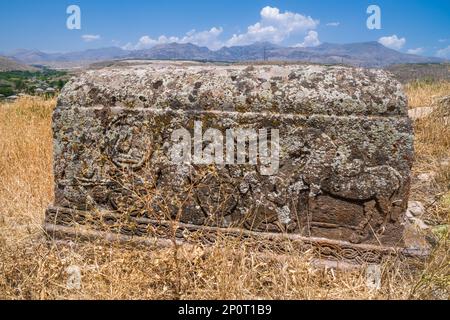 Église Surb Astvatsatsin (1321) près du village d'Areni dans la province de Vayots Dzor, Arménie Banque D'Images