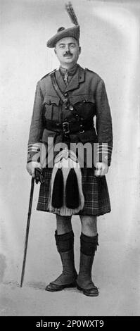 Lieutenant-colonel Percy A. Guthrie, 236th Bataillon, Canada, « The Maclean Kilties of America », 1917. Le lieutenant-colonel Percy Albert Guthrie, avocat et soldat canadien, a été blessé en France pendant la première Guerre mondiale. Banque D'Images