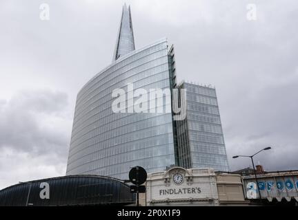 La restauration de Findlater's Corner par The Arch Company et Railway Heritage Trust sur Borough High Street, Southwark, Londres, Angleterre, Royaume-Uni Banque D'Images