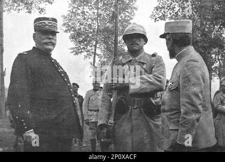 'Les héros de la somme; un "héros du fortin de Beauséjour" et de l'attaque du 1er juillet, Mathieu Jouy, photographie entre le generalissime et le ministre de la guerre, affiche avoir recu la croix de la Légion d'honneur, 1916. De "Collection de la guerre IV L'Illustration Tomé CXLVIII. La guerre Juillet, Aout, septembre, octobre, novembre, Décembre 1916". Banque D'Images