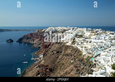 Falaises abruptes d'Oia Santorini, Grèce Banque D'Images