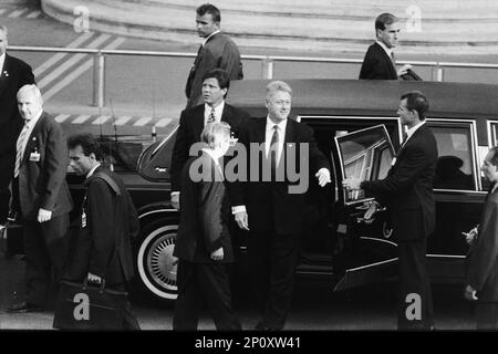 Archives 90ies : Sommet G7, arrivée des chefs d'État, Bill Clinton, Président américain, Lyon, France, 1996 Banque D'Images