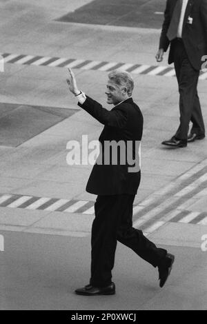 Archives 90ies : Sommet G7, arrivée des chefs d'État, Bill Clinton, Président américain, Lyon, France, 1996 Banque D'Images