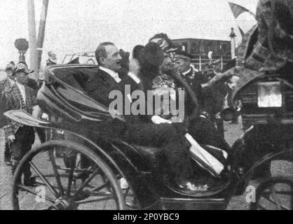 ''le Président de la République en Russie; les ministres des Affaires étrangères de France et de Russie, M Viviani, Président du Conseil, et M Sazonof'. De "l'Album de la guerre 1914-1919, Volume I" [l'Illustration, Paris, 1924]. Banque D'Images