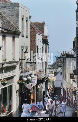 The Old High Street, qui fait maintenant partie du quartier créatif de Folkestone, Kent, Angleterre, Royaume-Uni. 1986 Banque D'Images