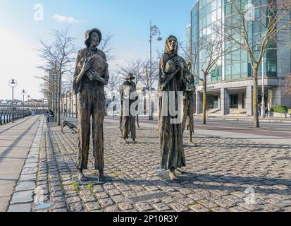 Le Mémorial de la famine sur Custom House Quay, à Docklands, Dublin, Irlande Banque D'Images