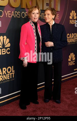 2 mars 2023 - Los Angeles, Californie - Carol Burnett, Julie Andrews. Carol Burnett : 90 Years of Laughter + Love de NBC, spécial anniversaire organisé à Avalon Hollywood & Bardot à Los Angeles. Banque D'Images