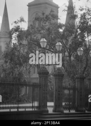 St. Cathédrale Louis de Jackson Square, la Nouvelle-Orléans, entre 1920 et 1926. Banque D'Images