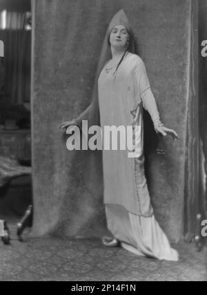 Barker, Granville, Mme (Lillah MacCarthy), photographie de portrait, 1915 février 26. Banque D'Images