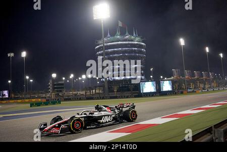Sakhir, Bahreïn. 03rd mars 2023. Motorsport: Championnat du monde de Formule 1, avant le Grand Prix de Bahreïn, 2nd Free Practice. Nico Hülkenberg, de l'Allemagne, de Team Haas, est sur la bonne voie. Credit: Hasan Bratic/dpa/Alay Live News Banque D'Images
