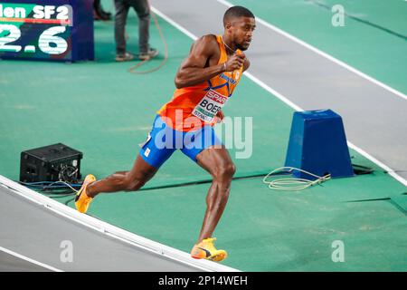 Istanbul, Turquie. 03rd mars 2023. ISTANBUL, TURQUIE - MARS 3: Les Boers isayah des pays-Bas participant aux 400m hommes au cours du jour 1 des Championnats européens d'athlétisme en salle à l'Atakoy Athletics Arena sur 3 mars 2023 à Istanbul, Turquie (photo par Nikola Krstic/BSR Agency) crédit: BSR Agency/Alay Live News Banque D'Images