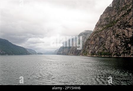 Vue panoramique à Lysefjord, près de Stavanger, Norvège. Destination de voyage au nord de l'Europe Banque D'Images