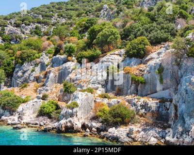 Ruines de la ville submergée sur Kekova, petite île turque près de Demre. Province d'Antalya, Turquie. Banque D'Images