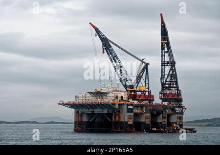 Thialf - le plus grand navire de construction en eau profonde du monde ancré au large de la côte de Stavanger - Norvège Banque D'Images
