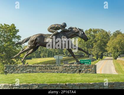 Statue du célèbre cheval de course, Secrétariat. Vainqueur du Triple Crown à Lexington, Kentucky. Banque D'Images