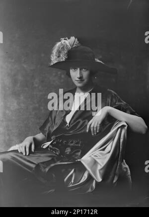 Mlle Helen St. [ou Saint] Goar, photographie de portrait, 1919 octobre 29. Banque D'Images