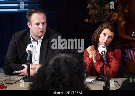 LA HAYE - Pieter Heerma, président du parti, et Esther Ouwehand, lors d'un débat télévisé dans le cadre des élections du Conseil provincial du 15 mars. Au cours de la diffusion, des thèmes tels que le logement, la migration et la confiance dans la politique seront abordés. ANP RAMON VAN FLYMEN pays-bas - belgique Out crédit: ANP/Alay Live News Banque D'Images