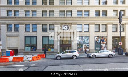 Centre-ville de Pittsburgh : Allegheny Apartments, l'ancien bâtiment de bureau Frick Building Annex, est un gratte-ciel en acier recouvert de terre cuite. Banque D'Images