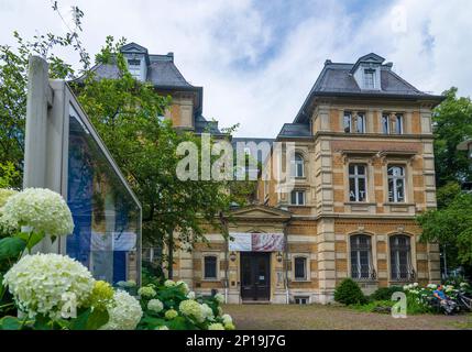 Bergisch Gladbach: Villa Zanders avec galerie municipale intégrée à Bergisches Land, Nordrhein-Westfalen, Rhénanie-du-Nord-Westphalie, Allemagne Banque D'Images