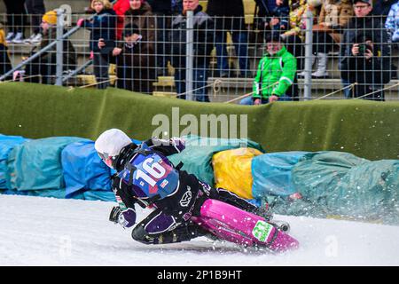 Benedikt Monn en action pendant le championnat individuel allemand de course de glace à Horst-Dohm-Eisstadion, Berlin, le vendredi 3rd mars 2023. (Photo : Ian Charles | INFORMATIONS MI) Credit: INFORMATIONS MI & Sport /Alamy Live News Banque D'Images