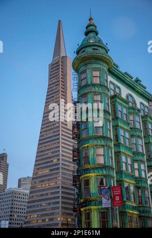 La Pyramide Transamerica était autrefois le plus haut bâtiment de San Francisco et reste l'un des bâtiments les plus emblématiques de la ville. Je l’ai ici Banque D'Images