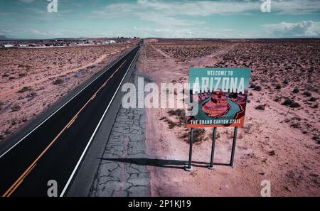 Bienvenue au panneau Arizona - Utah/Arizona State Line Banque D'Images