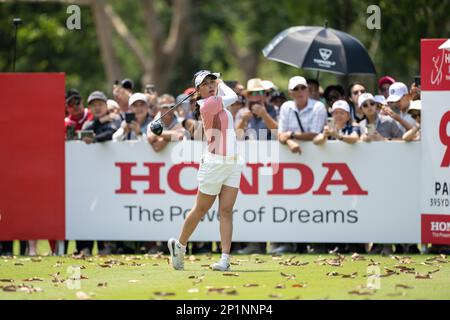 Pattaya, THAÏLANDE. 26th février 2023. Atthaya Thitikul, de THAÏLANDE, est au trou 9 lors du tour 4th au Honda LPGA Thailand 2023 à Siam C. Banque D'Images