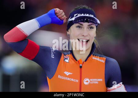 Heerenveen, pays-Bas. 3rd mars 2023. Femke Kok, des pays-Bas, célèbre après les 500m femmes aux Championnats du monde de patinage de vitesse de l'UIP à Heerenveen, aux pays-Bas, en 3 mars 2023. Credit: Zheng Huansong/Xinhua/Alay Live News Banque D'Images