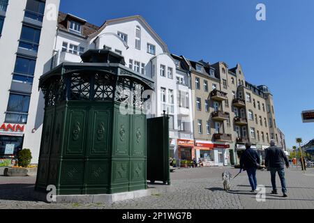 Urinal, Berliner Strasse, Tegel, Reinickendorf, Berlin, Allemagne Banque D'Images