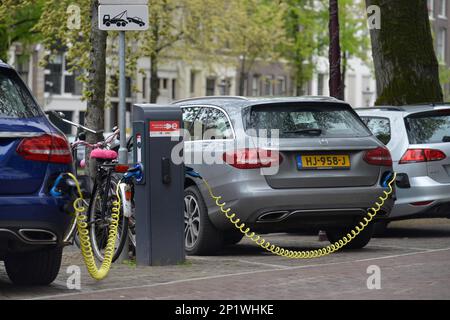 Voitures électriques, Amsterdam, pays-Bas Banque D'Images