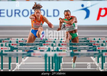 ISTANBUL, TURQUIE - MARS 4: Zoe Sedney des pays-Bas en compétition dans les 60m haies femmes pendant le jour 2 des Championnats européens d'athlétisme en salle à l'Atakoy Athletics Arena sur 4 mars 2023 à Istanbul, Turquie (photo par l'Agence Nikola Krstic/BSR) Banque D'Images