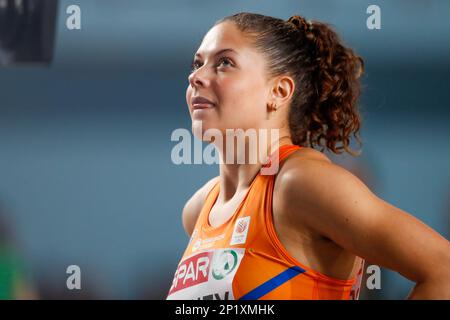 ISTANBUL, TURQUIE - MARS 4: Zoe Sedney des pays-Bas après avoir participé aux 60m haies femmes pendant le jour 2 des Championnats européens d'athlétisme en salle à l'Atakoy Athletics Arena sur 4 mars 2023 à Istanbul, Turquie (photo par l'Agence Nikola Krstic/BSR) Banque D'Images