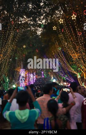 Jamshedpur, Jharkhand, Inde. 3rd mars 2023. La foule publique à la porte du parc Jubilee Sakchi le jour du fondateur de 184th. Les citoyens attendant l'entrée principale du parc Jubilé pour entrer dans le parc. L'événement phare célèbre chaque année à Jamshedpur sur 3 mars pour rendre hommage à la vision du fondateur d'un avenir industriel avec le bien-être de la communauté à son cœur. (Credit image: © Rohit Shaw/Pacific Press via ZUMA Press Wire) USAGE ÉDITORIAL SEULEMENT! Non destiné À un usage commercial ! Banque D'Images