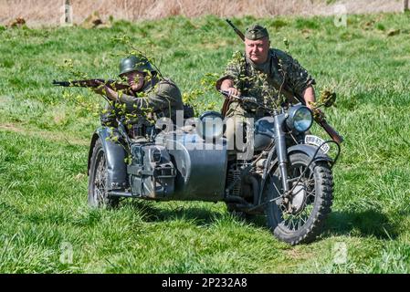 BMW R-71, 1939 moto allemande avec un side-car, soldats, à la reconstitution de la bataille de WW2, Jelenia Gora, Basse Silésie, Pologne Banque D'Images