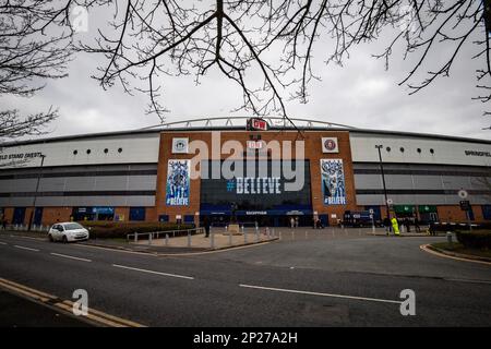 Wigan, Royaume-Uni. 04th mars 2023. 4th mars 2023 : DW Stadium, Wigan, Greater Manchester, Angleterre ; EFL Championship football, Wigan Athletic versus Birmingham City ; Une vue de l'entrée principale du stade DW avant le lancement crédit : action plus Sports Images/Alamy Live News Banque D'Images