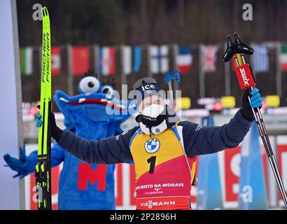 Johannes Thingnes BoE de Norvège fête ses célébrations après avoir remporté la coupe du monde de biathlon masculin de 12,5 km de poursuite à Nove Mesto na Morave, République Tchèque, 4 mars 2023. (CTK photo/Lubos Pavlicek) Banque D'Images